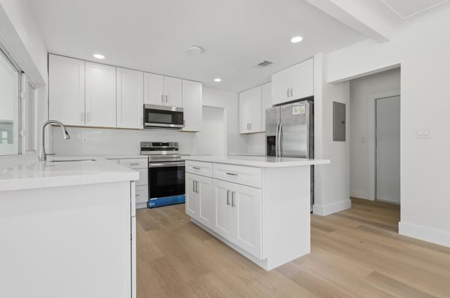 720 NW 67th Avenue, Plantation, FL 33317