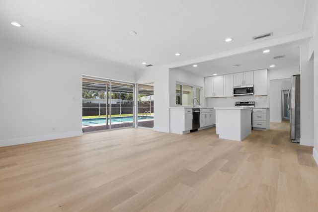 720 NW 67th Avenue, Plantation, FL 33317