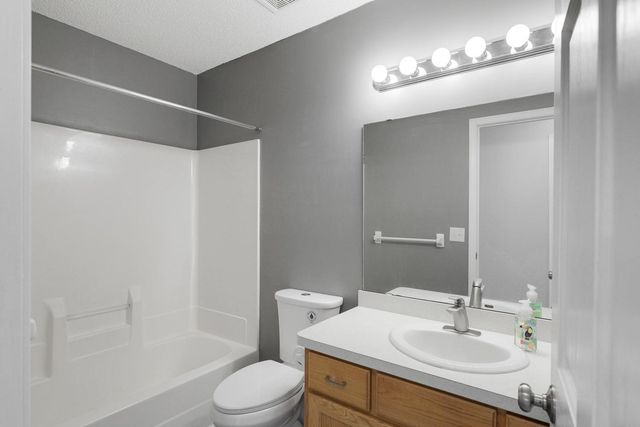 725 103rd Avenue NE, Blaine, MN 55434