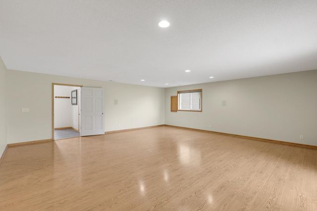 725 103rd Avenue NE, Blaine, MN 55434