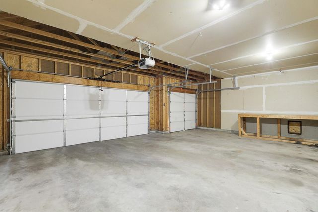 725 103rd Avenue NE, Blaine, MN 55434