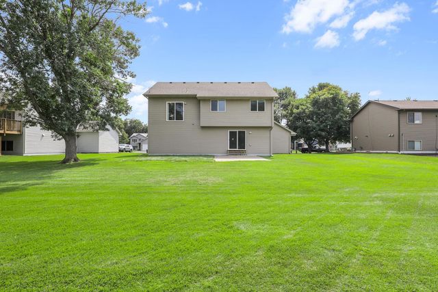 725 103rd Avenue NE, Blaine, MN 55434