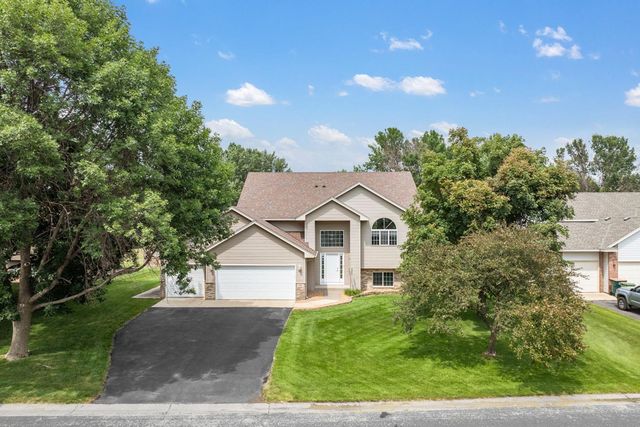 725 103rd Avenue NE, Blaine, MN 55434