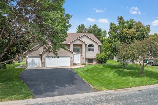 725 103rd Avenue NE, Blaine, MN 55434