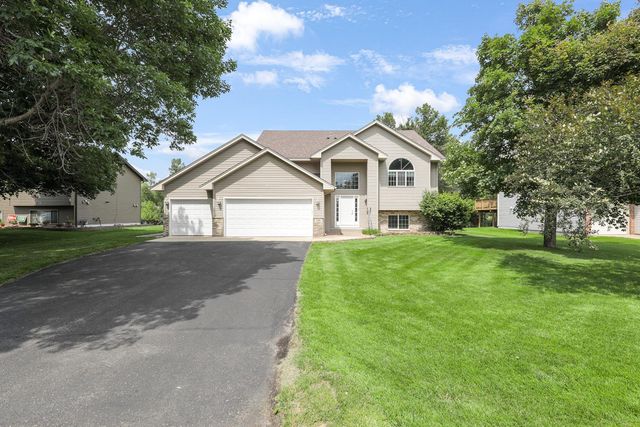 725 103rd Avenue NE, Blaine, MN 55434