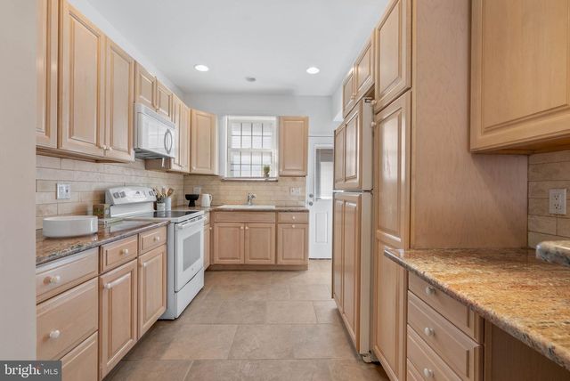 2132 S CHADWICK ST, Philadelphia, PA 19145