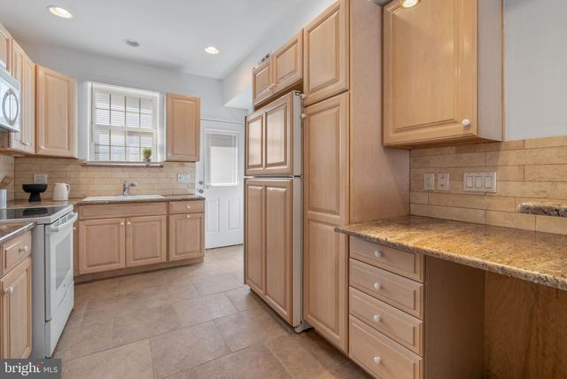 2132 S CHADWICK ST, Philadelphia, PA 19145