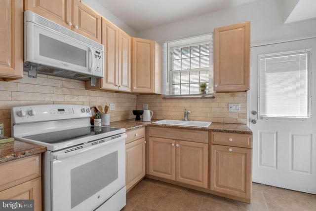 2132 S CHADWICK ST, Philadelphia, PA 19145