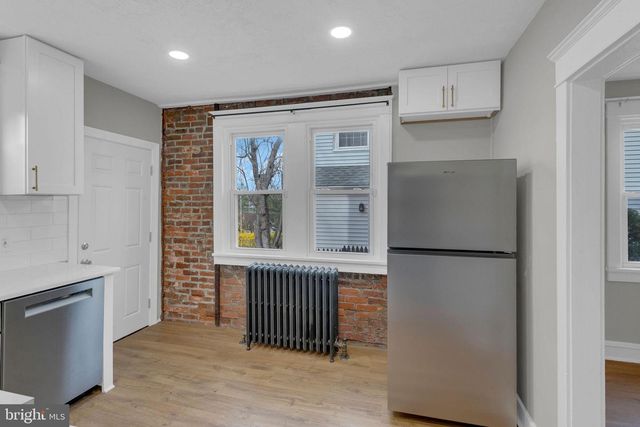 17 E WAVERLY RD, Wyncote, PA 19095