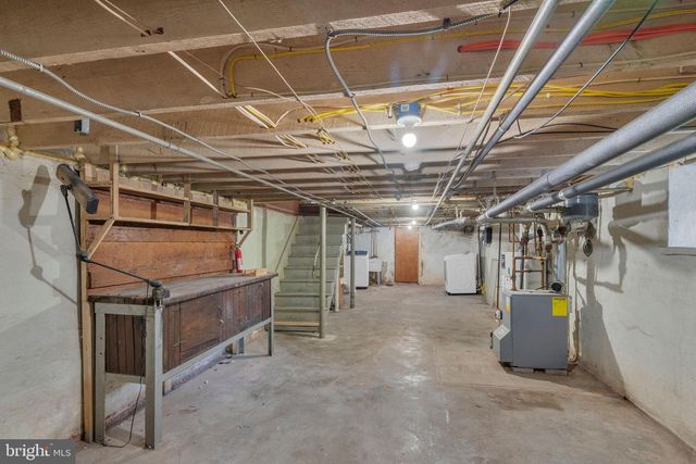 17 E WAVERLY RD, Wyncote, PA 19095