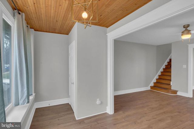 17 E WAVERLY RD, Wyncote, PA 19095