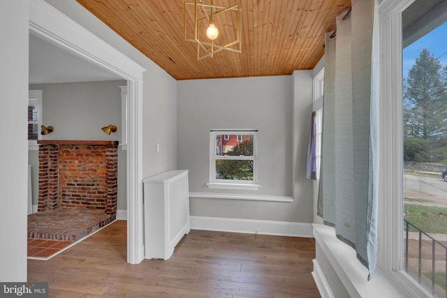 17 E WAVERLY RD, Wyncote, PA 19095