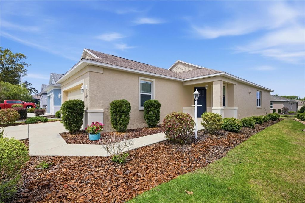 Image 3 of property listing at 7737 SW 86TH LOOP, Ocala, FL 34476