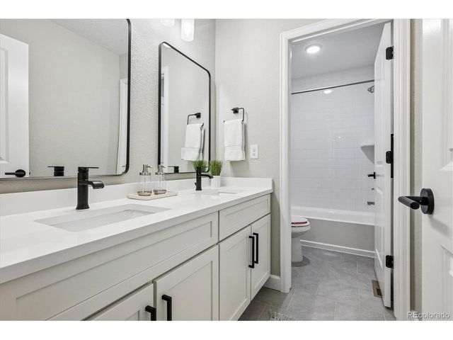8886 River Peak Cir, Littleton, CO 80125