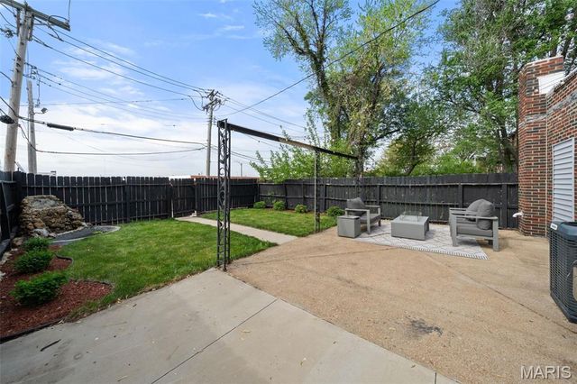 4918 Wise Avenue, St Louis, MO 63110