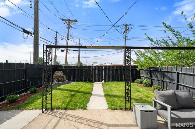 4918 Wise Avenue, St Louis, MO 63110
