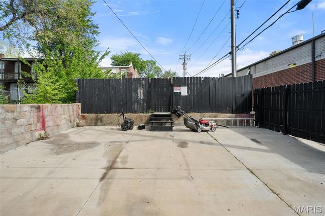 4918 Wise Avenue, St Louis, MO 63110
