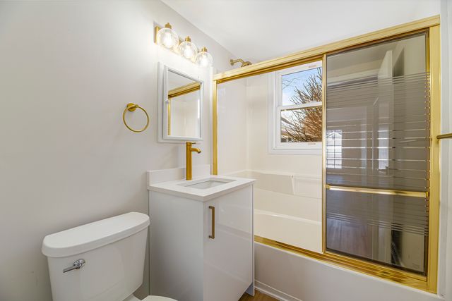 20836 N Catalpa Street, Deerfield, IL 60015