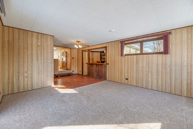 20836 N Catalpa Street, Deerfield, IL 60015