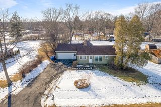 20836 N Catalpa Street, Deerfield, IL 60015