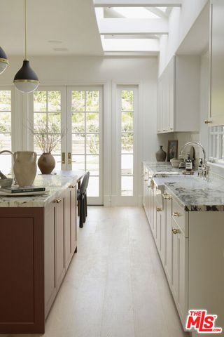 3298 Hutton Drive, Beverly Hills, CA 90210