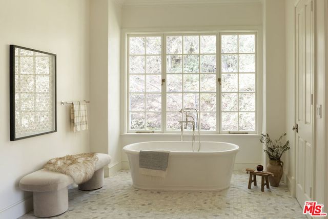 3298 Hutton Drive, Beverly Hills, CA 90210