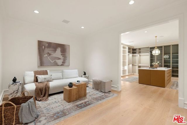 3298 Hutton Drive, Beverly Hills, CA 90210