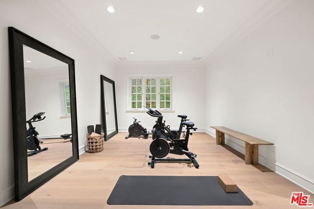 3298 Hutton Drive, Beverly Hills, CA 90210