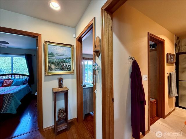 635 Island Circle SE, Ocean Shores, WA 98569