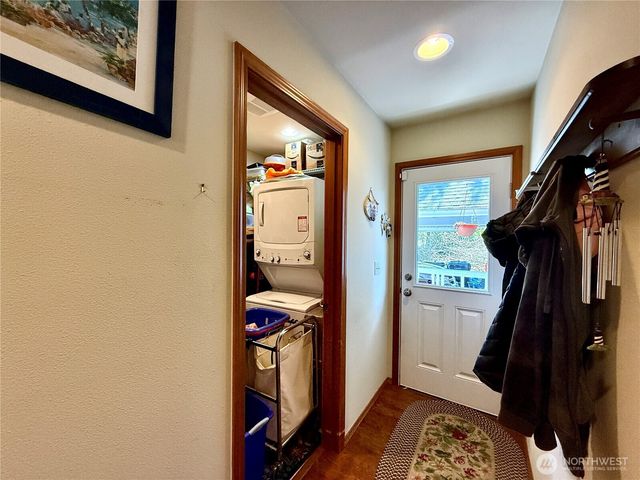 635 Island Circle SE, Ocean Shores, WA 98569