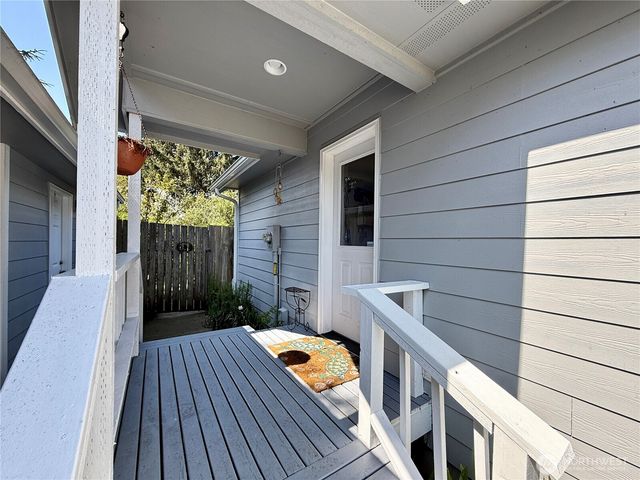 635 Island Circle SE, Ocean Shores, WA 98569