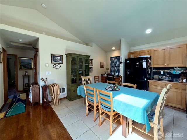 635 Island Circle SE, Ocean Shores, WA 98569