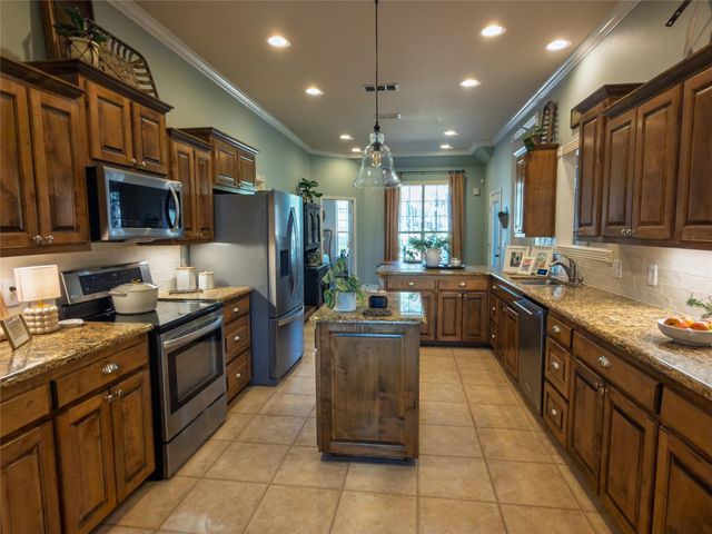 1109 Robbins Road, Athens, TX 75751