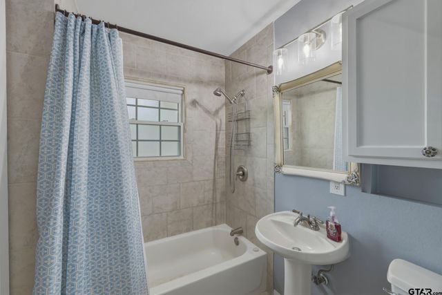 3122 Faith Ln, Tyler, TX 75701