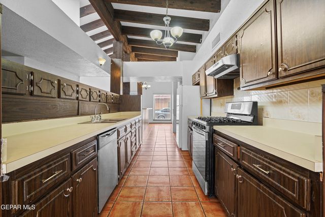 8201 BIG BEND Drive, El Paso, TX 79904