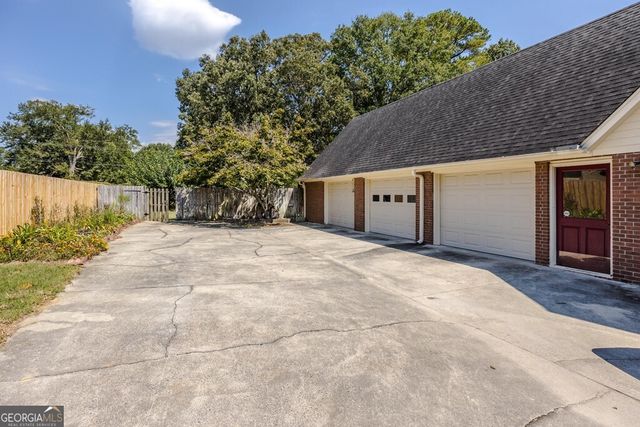 206 Ridge Circle, Dublin, GA 31021