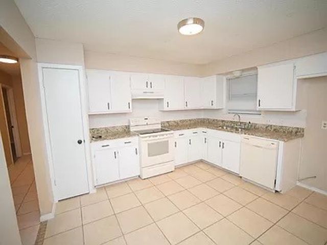 5804 Willow View Drive, Arlington, TX 76017