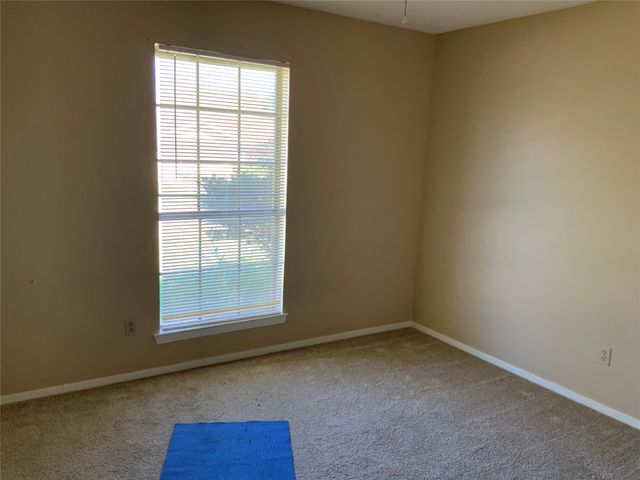 5804 Willow View Drive, Arlington, TX 76017