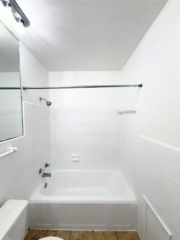 20 Pinedale Street 3, Houston, TX 77006