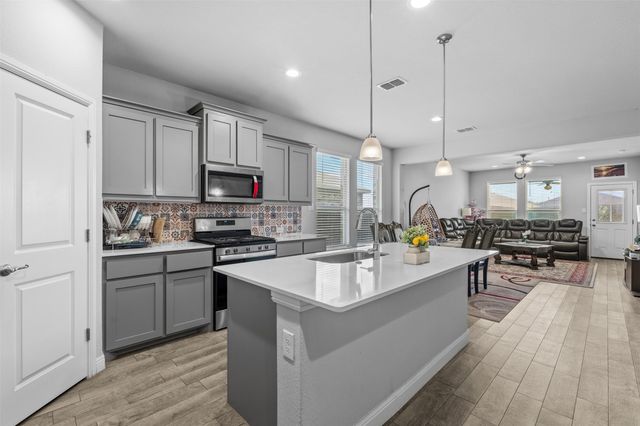 513 Frenchpark Drive, Fort Worth, TX 76052