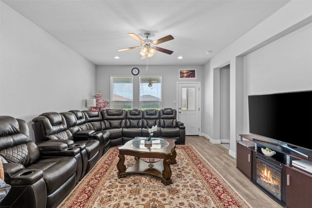 513 Frenchpark Drive, Fort Worth, TX 76052