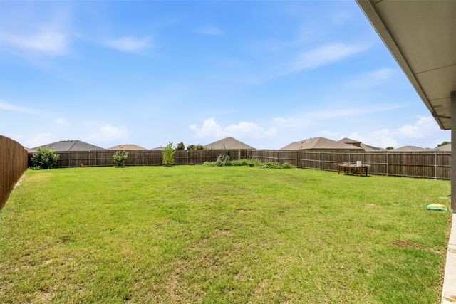 513 Frenchpark Drive, Fort Worth, TX 76052