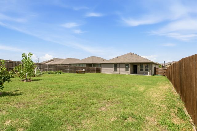 513 Frenchpark Drive, Fort Worth, TX 76052