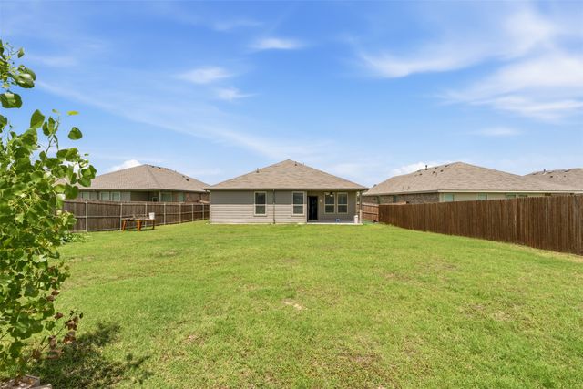 513 Frenchpark Drive, Fort Worth, TX 76052