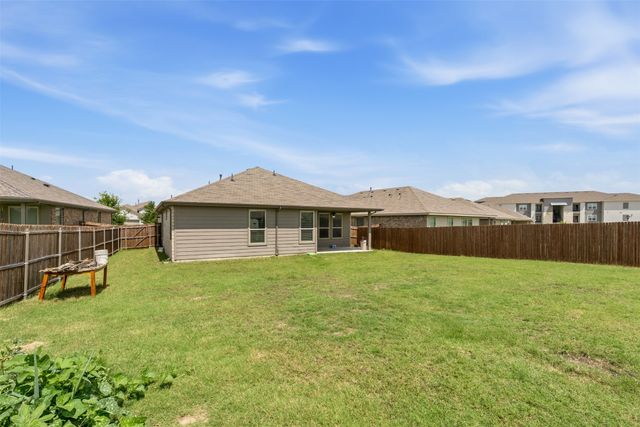 513 Frenchpark Drive, Fort Worth, TX 76052
