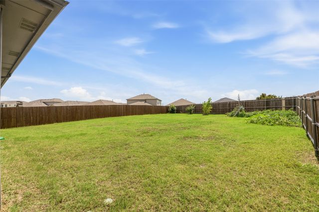 513 Frenchpark Drive, Fort Worth, TX 76052
