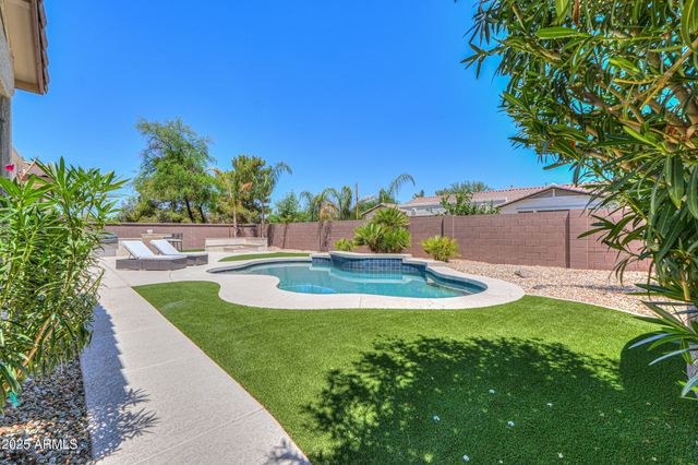 2514 E GRAND CANYON Drive, Chandler, AZ 85249