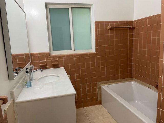 1408 NE 4th Place, Fort Lauderdale, FL 33301