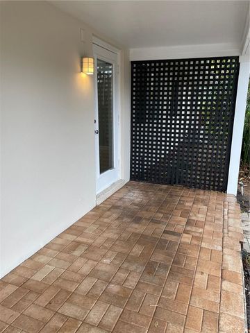 1408 NE 4th Place, Fort Lauderdale, FL 33301