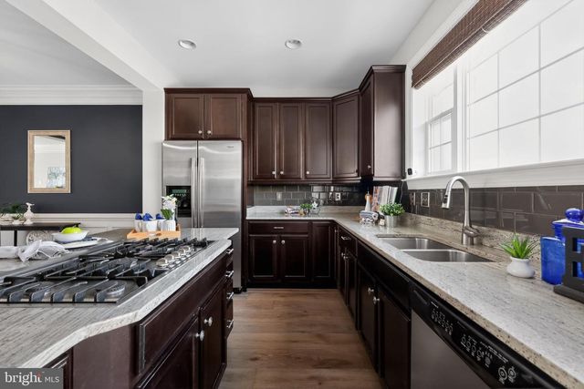 2044 BLUNT LN, Alexandria, VA 22303